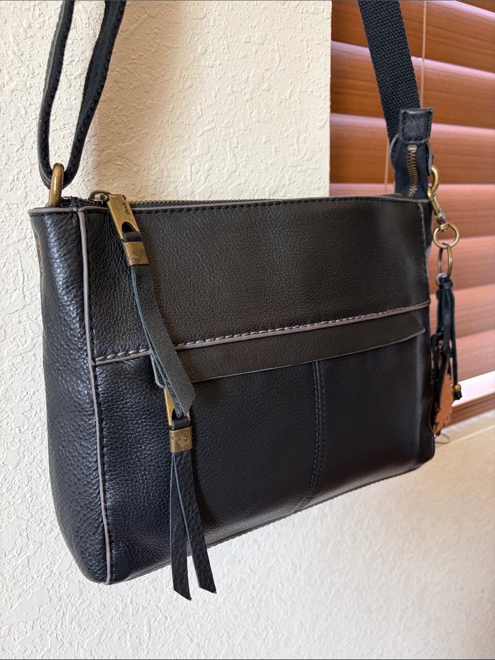 The Sak Alameda Black Pebbled Leather Crossbody Bag - Picture 2 of 15